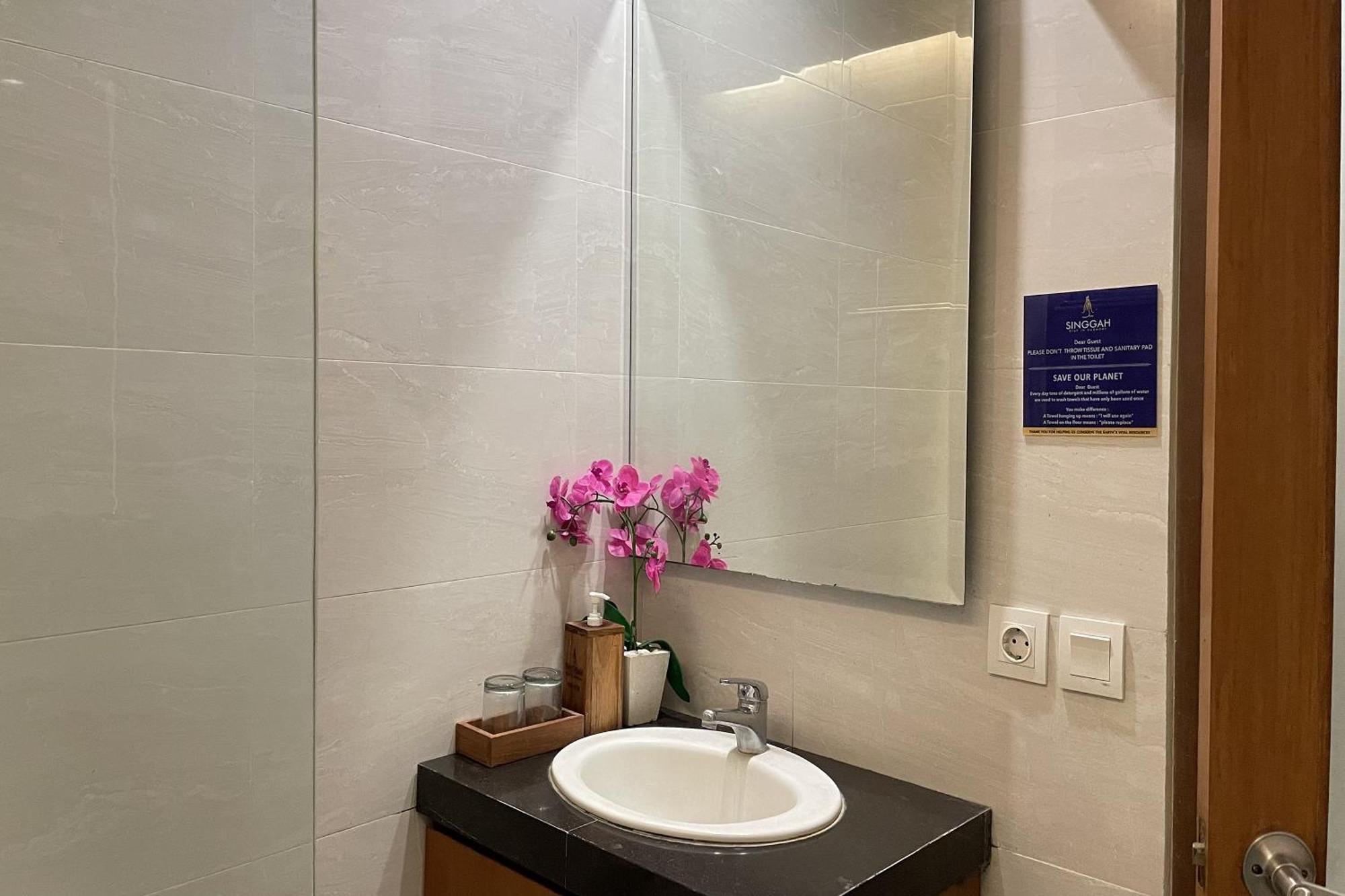 Singgah Hotel Seminyak Екстериор снимка